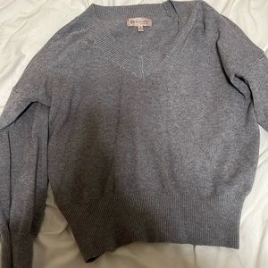 Women’s v neck sweater